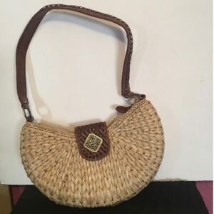 Straw Handbag with Ornament